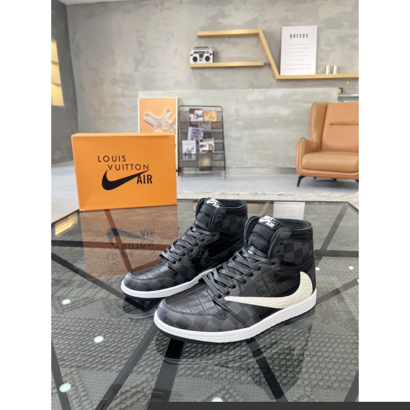 l**is V*t*n sneakers